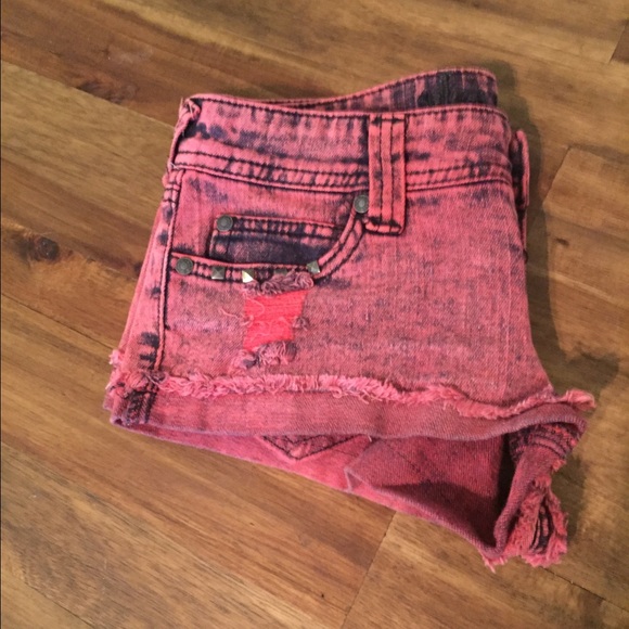 Wall Flower Red Shorts - Picture 3 of 3