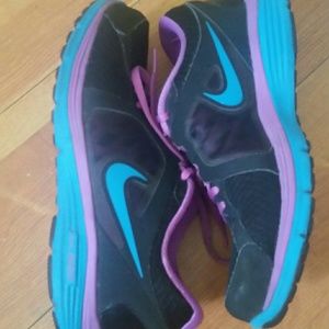 Nike dual fusion run size 9 1/2