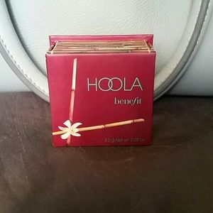 Hoola by benefit