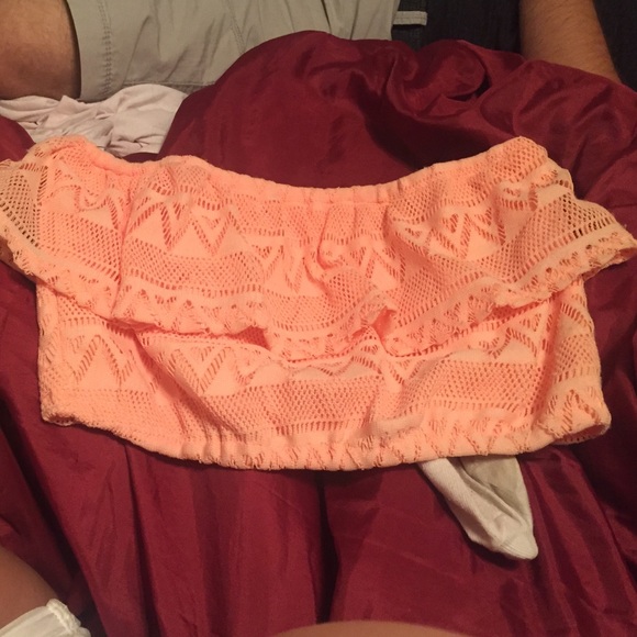 Strapless top