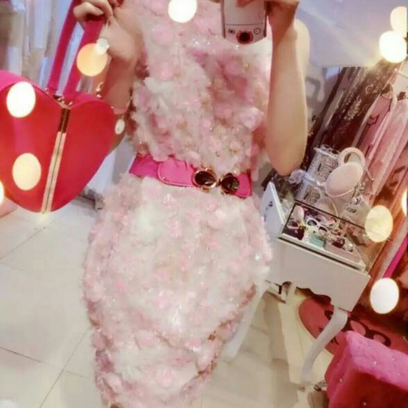 Dress - Picture 3 of 3