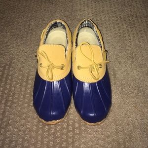 Duck boots!!