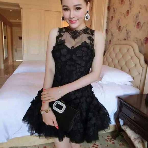 Dress - Picture 2 of 3