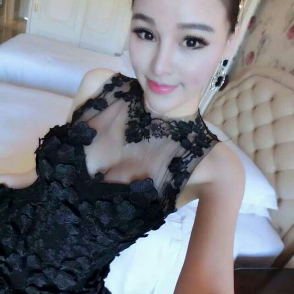Dress - Picture 3 of 3