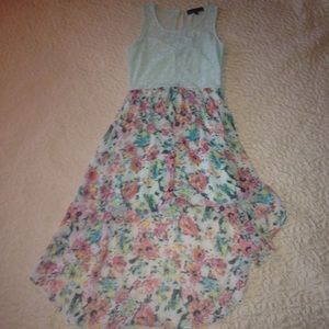 Floral & Lace High-to-low dress