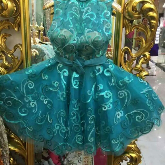 Dress - Picture 2 of 3