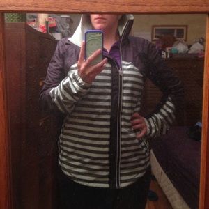 CUTE! Lulu lemon sz 10 mint zip jacket