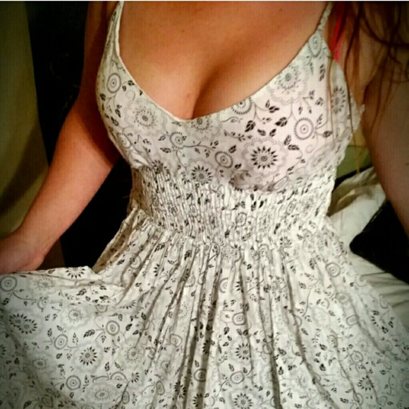 Pretty flowy peasant style dress