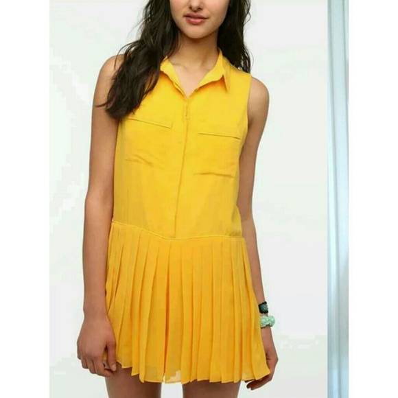 DV By Dolce Vita pleated chuffon Romper size M