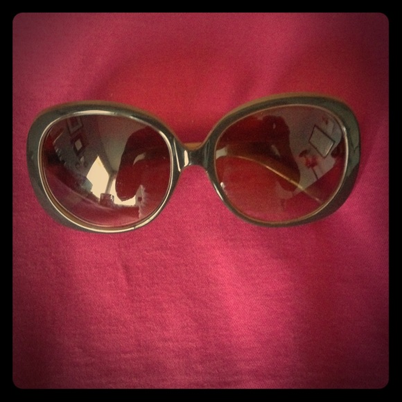 Franco Sarto sunglasses