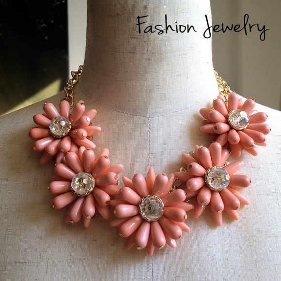 Jewelry - 🔥CLOSET CLEAN OUT🔥Make me Statement