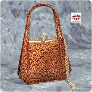 🌟HP⭐️ GOLD LEOPARD BAG