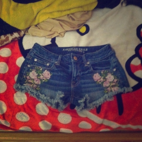 American eagle floral shorts