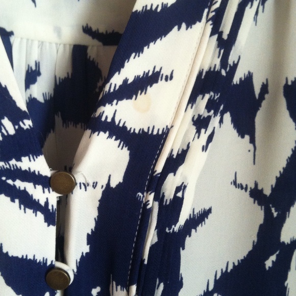 Banana Republic floral top - Picture 2 of 4