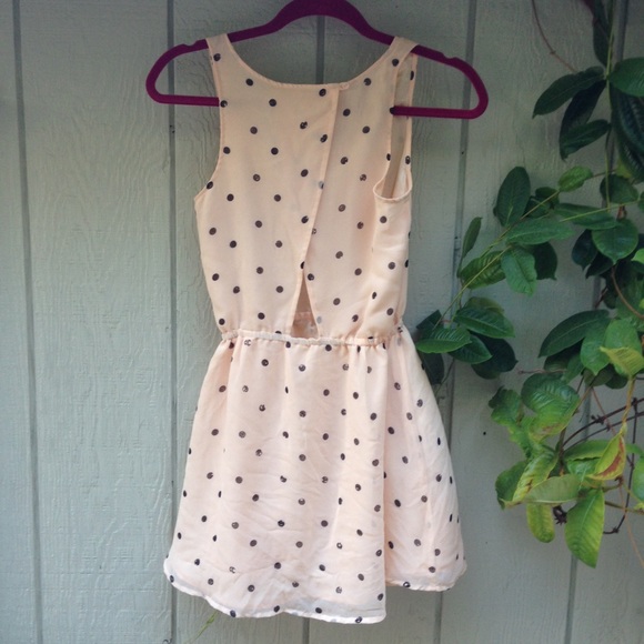 Pink and black polka dot open back dress - Picture 2 of 4
