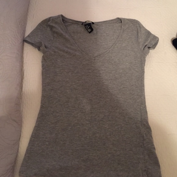 Cute gray t-shirt