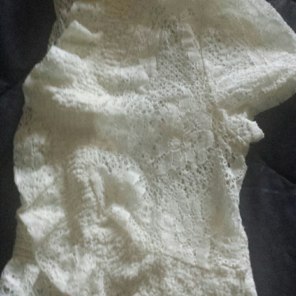 Pinky - Open Ruffle Shrug - Picture 4 of 4