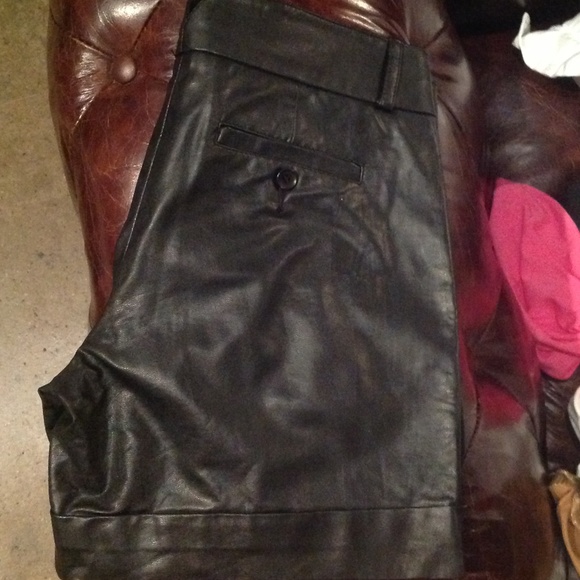 Shorts - Picture 3 of 3
