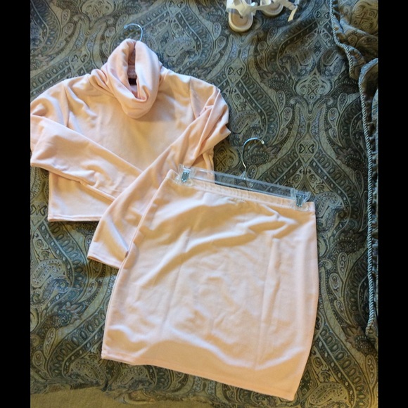 Super cute skirt & shirt