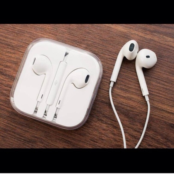 NEW Apple EarPods