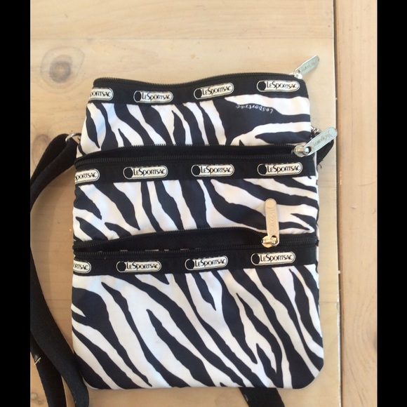 LeSportsac Handbags - LeSPORTSAC Crossbody