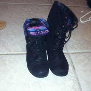 combat boots with tribal pattern