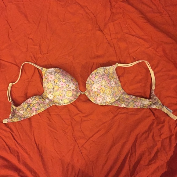 Victoria's Secret 36B push up underwire bra