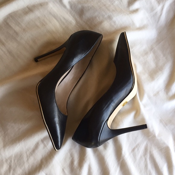 Bebe Black Classic Pumps