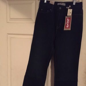 Levi's perfectly slimming 10M Brand New Jeans