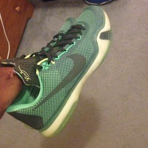 Size 11.5 Kobe 10 "Vino"