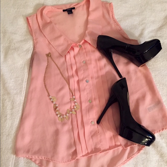 Forever 21 Tops - Forever 21 Coral Top