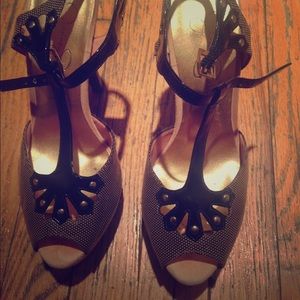 Jessica Simpson peep toe black and pink pumps