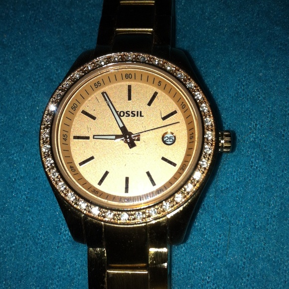 Fossil watch (PRICE AS LISTED OR BEST OFFER) - Picture 2 of 4