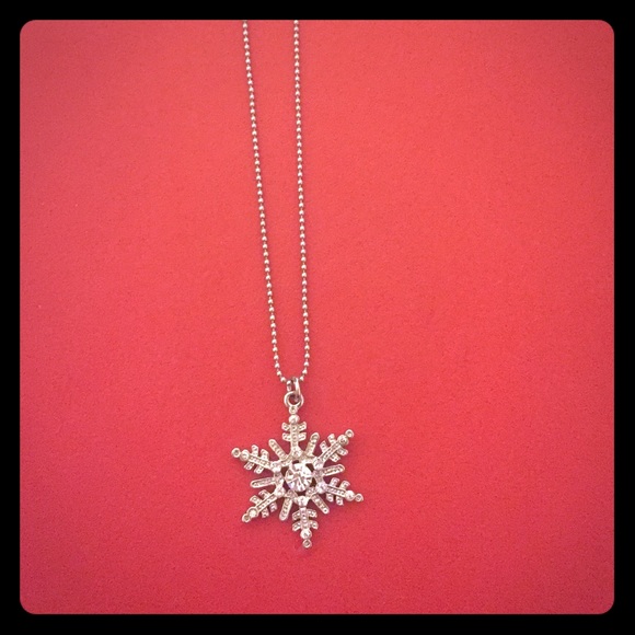 Snowflake necklace ❄️