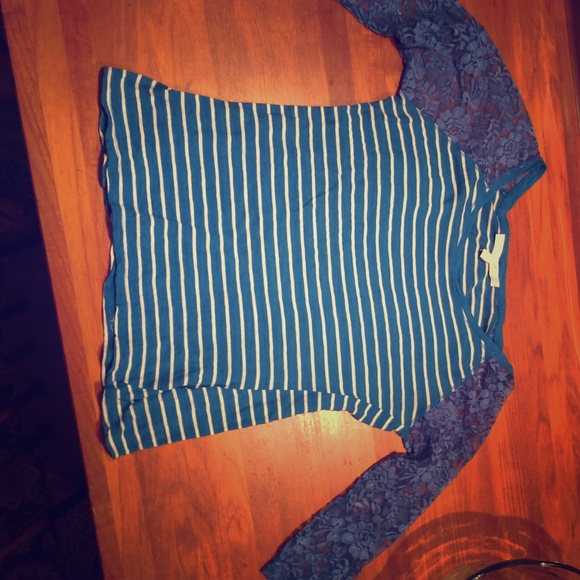 Delia's Stripped blue shirt w/ lace sleeves - Picture 1 of 3