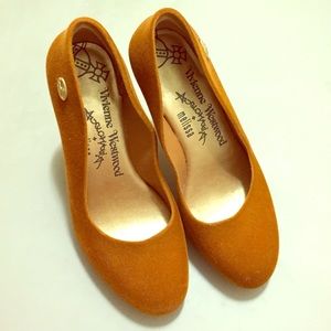 New Vivienne Westwood Skyscraper chic velvet pump