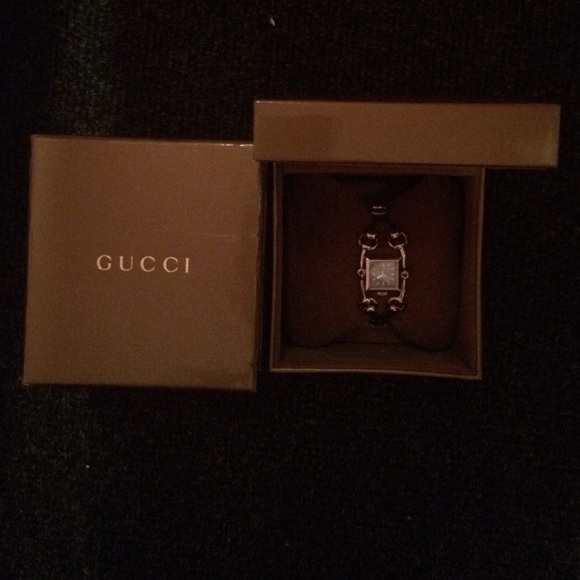 New and never worn Gucci watch!