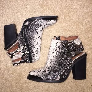 JEFFREY CAMPBELL CARLTON BOOTIE