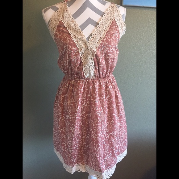 I sell all NEW women's clothing for great prices - Picture 1 of 4