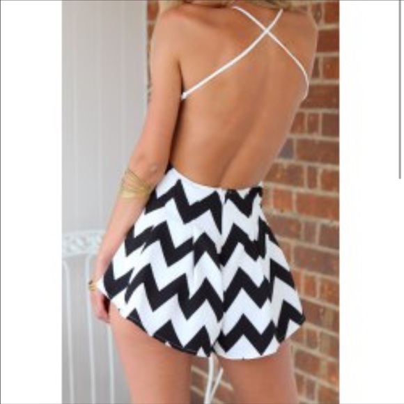 Cute romper - Picture 3 of 3