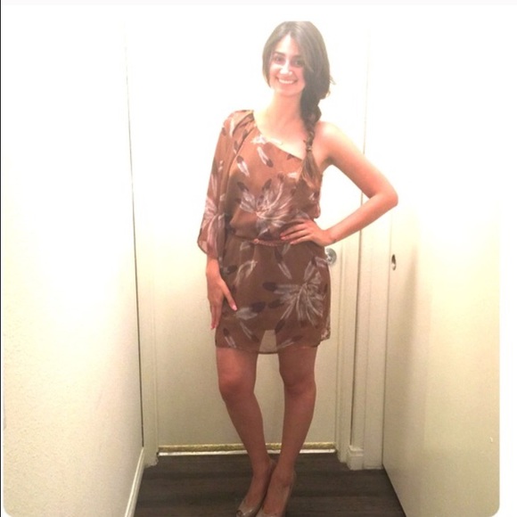 One shoulder brown feather print dress