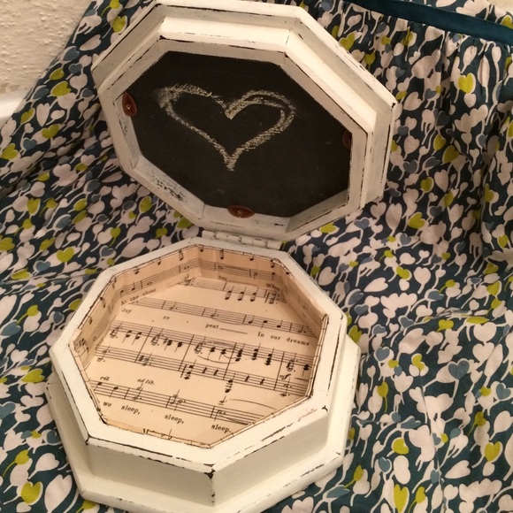 Jewelry Box reversible top chalkboard/sheet music