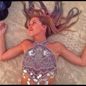 NOT SELLING! LOOKING FOR THIS TOP!!