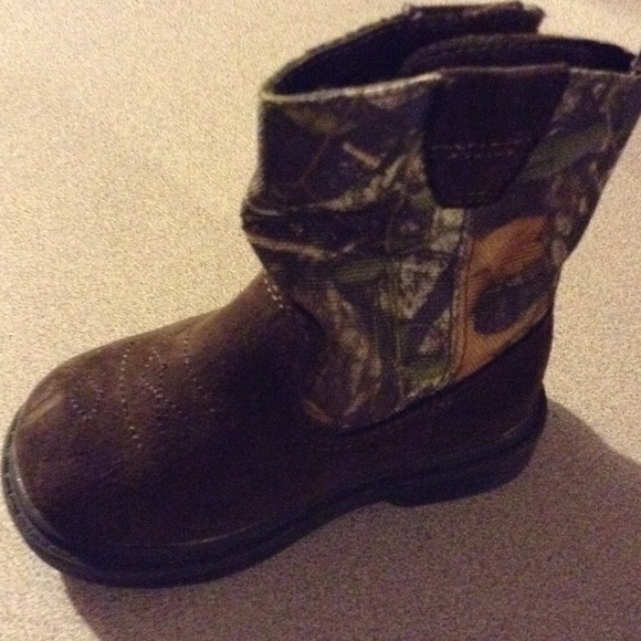 ❌SOLD❌Camo boots for toddler - Picture 3 of 3