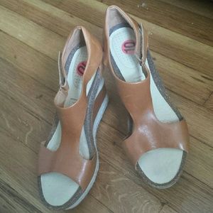 SALE today! NWOT Tsubo Isara platform wedges.