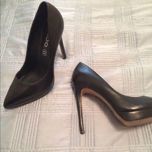 Aldo leather black heels