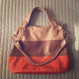 Hobo shoulder bag. Perfect spring or summer purse.