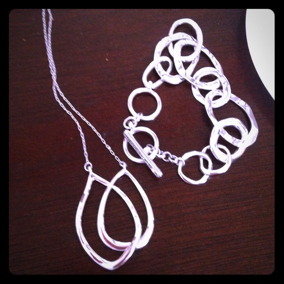 Silver necklace and bracelet
