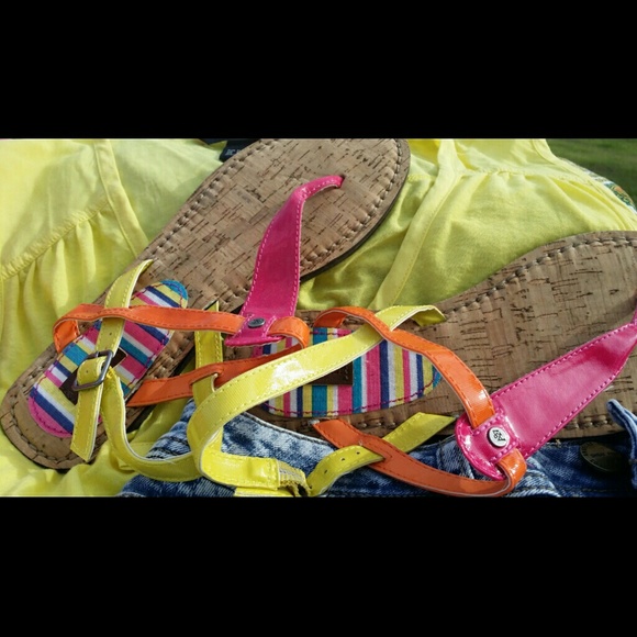 Aeropostole sandals New with tags 7 - Picture 2 of 4