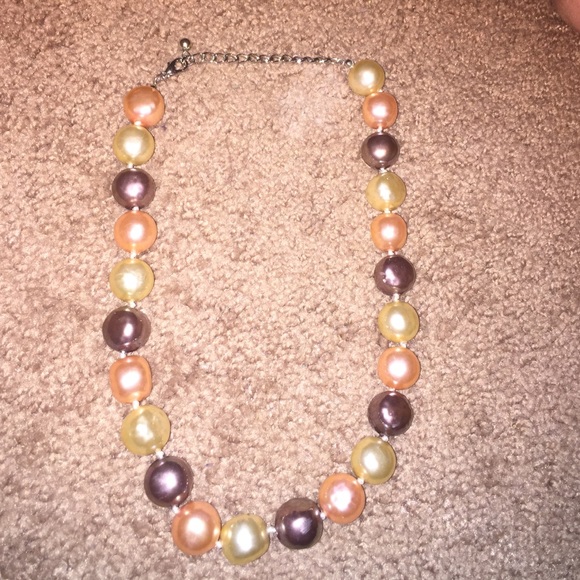 Beautiful multi color pearl necklace ❗️❗️❗️